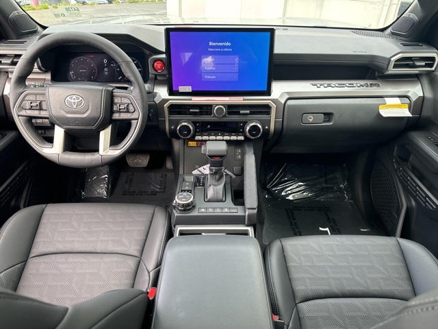 Vehicle image 15 of 23