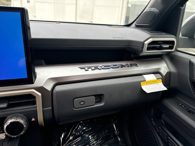 Vehicle image 19 of 23