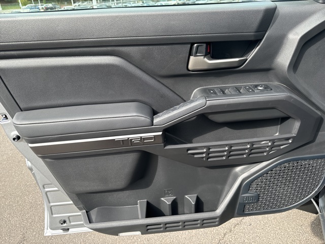 Vehicle image 10 of 23