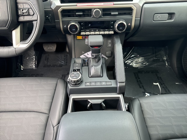 Vehicle image 17 of 23