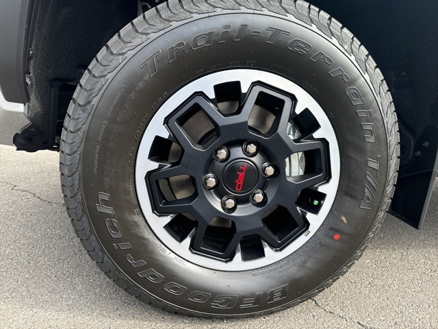 Vehicle image 7 of 23