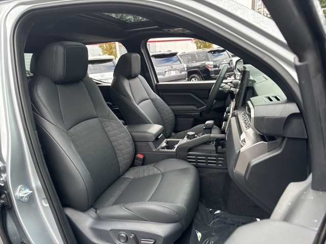 Vehicle image 22 of 23