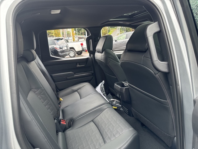Vehicle image 13 of 23
