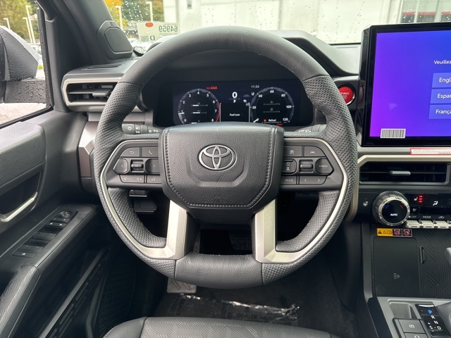 Vehicle image 16 of 23