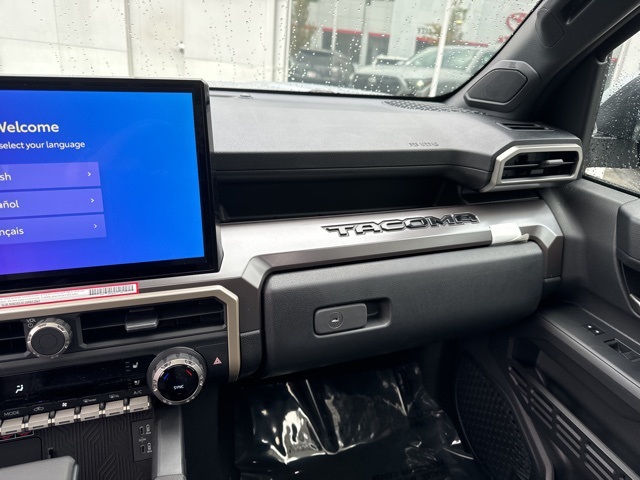 Vehicle image 19 of 23