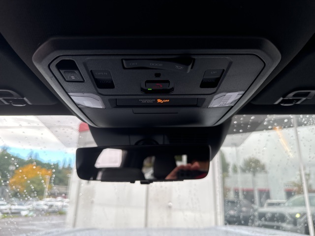 Vehicle image 20 of 23
