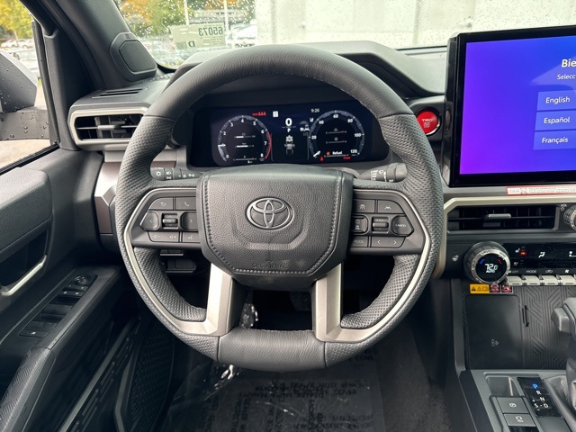 Vehicle image 14 of 21