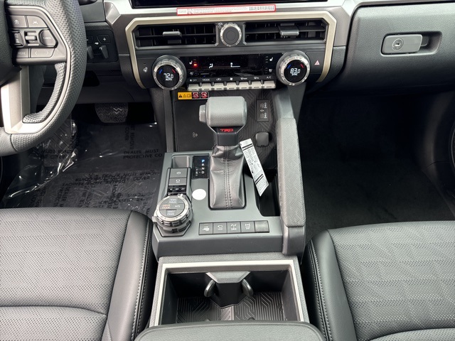 Vehicle image 15 of 21