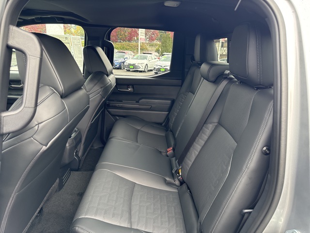 Vehicle image 12 of 21