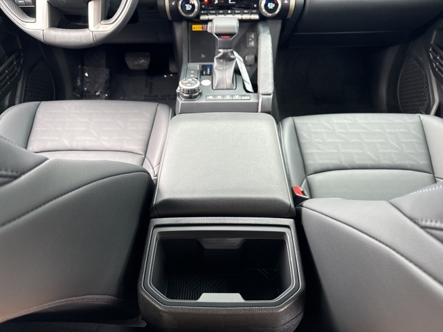 Vehicle image 13 of 21