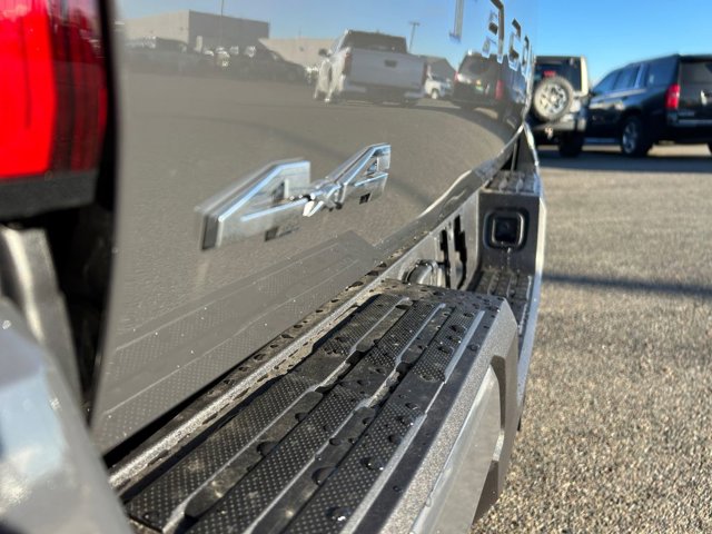 Vehicle image 32 of 37