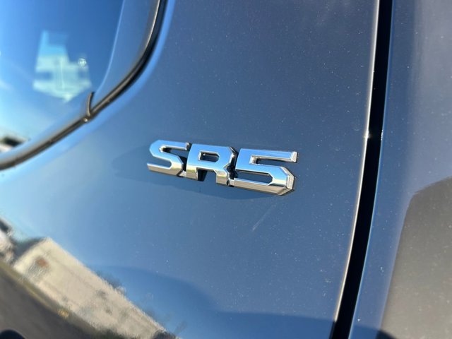 Vehicle image 31 of 37