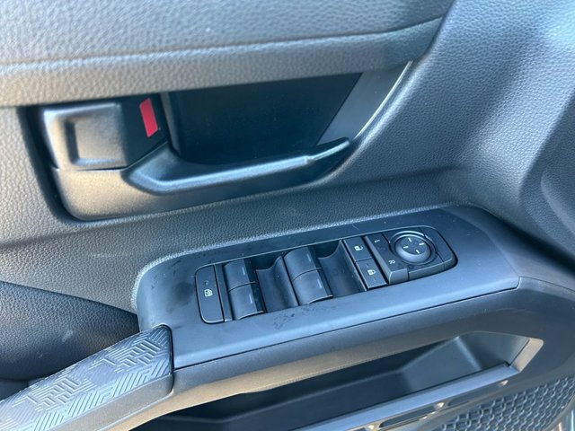 Vehicle image 23 of 37