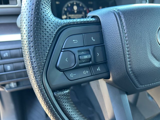 Vehicle image 17 of 37