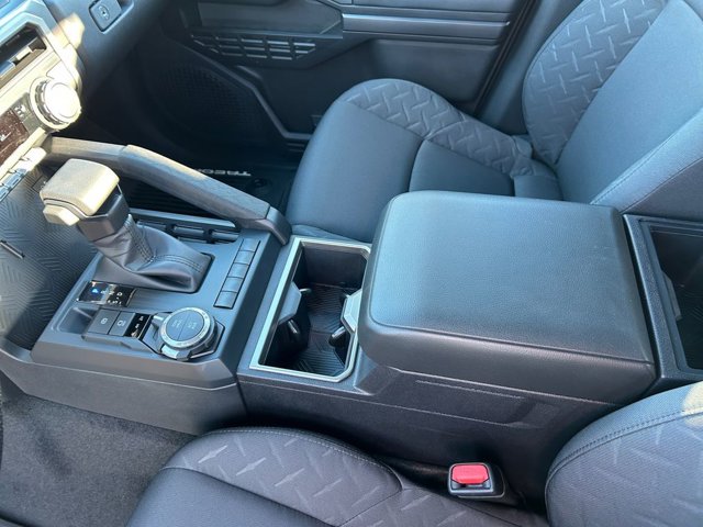 Vehicle image 20 of 37