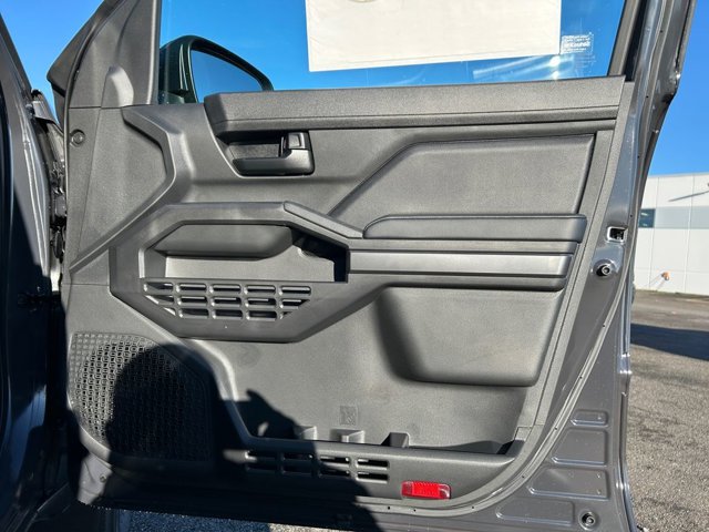 Vehicle image 25 of 37