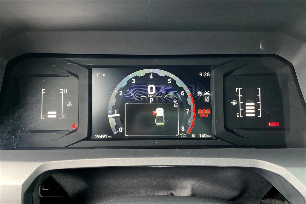 Vehicle image 14 of 32