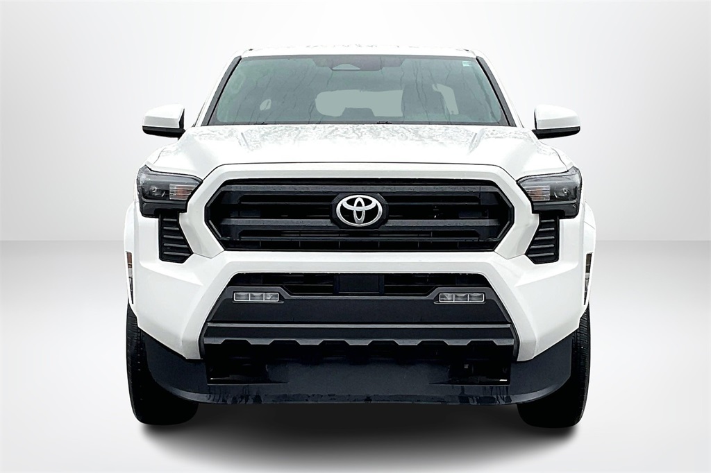 Vehicle image 2 of 32