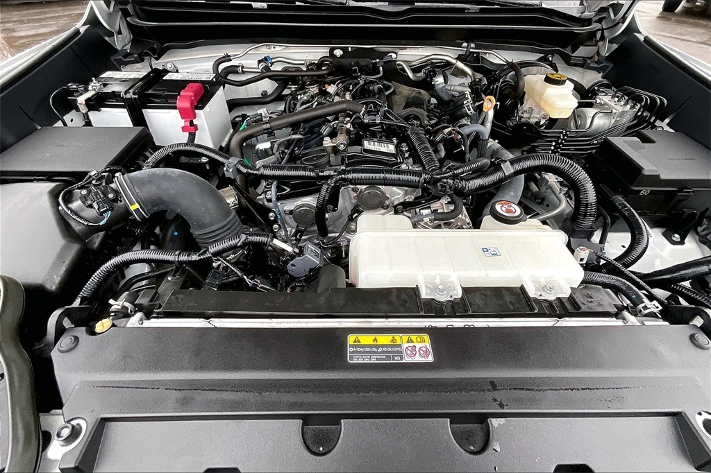 Vehicle image 28 of 32
