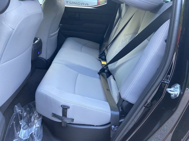 Vehicle image 24 of 34
