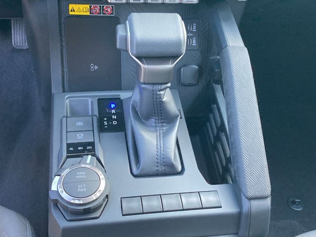 Vehicle image 16 of 34