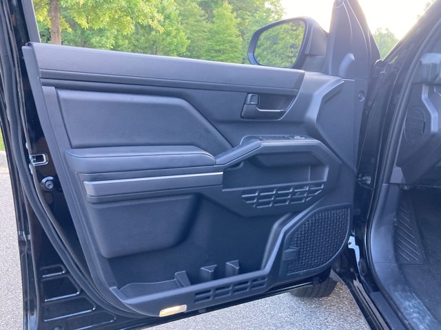 Vehicle image 20 of 34