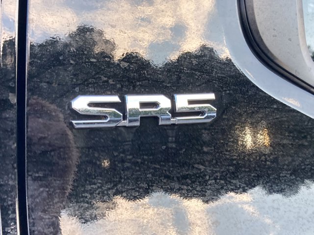 Vehicle image 30 of 34