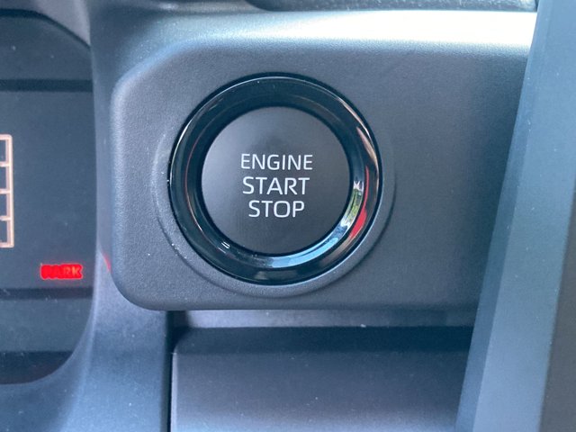 Vehicle image 17 of 34