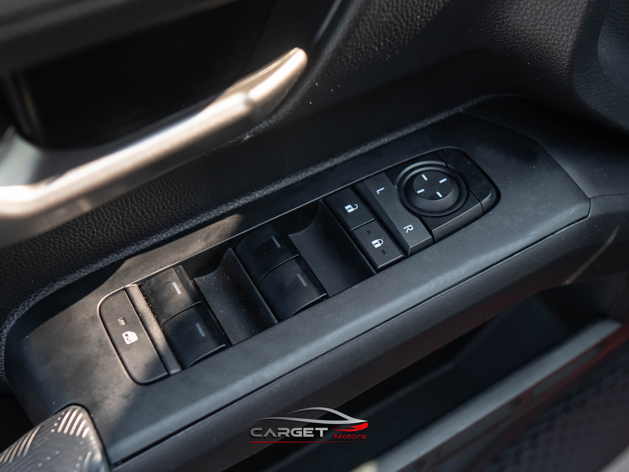 Vehicle image 39 of 55
