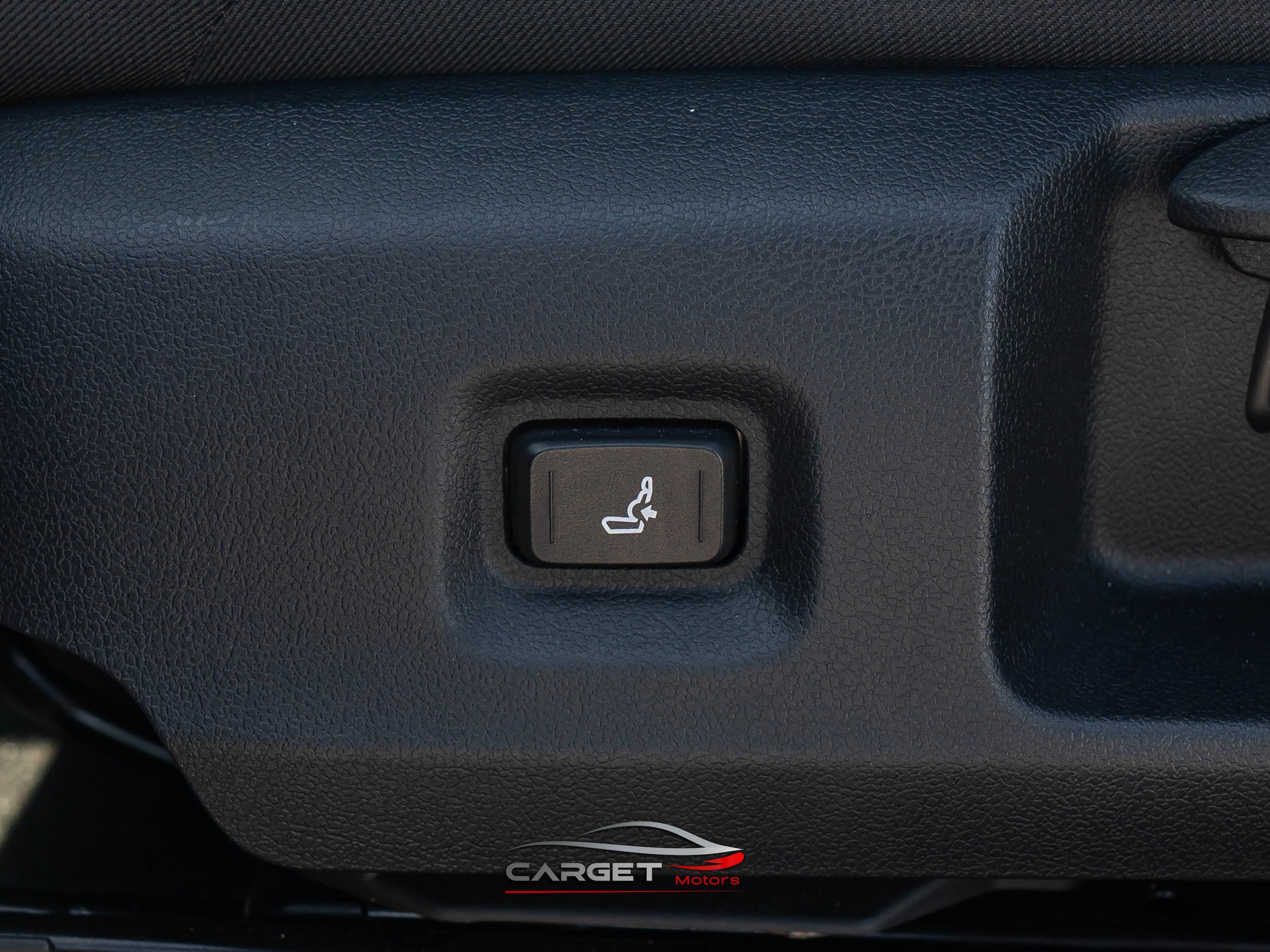 Vehicle image 40 of 55