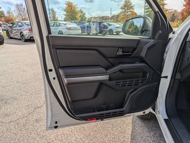 Vehicle image 18 of 30