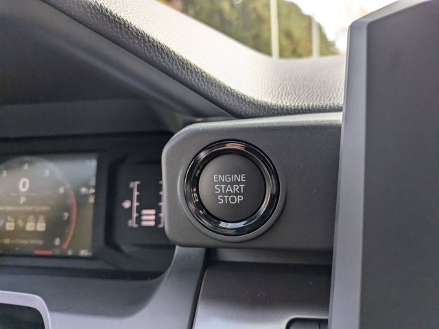 Vehicle image 15 of 30