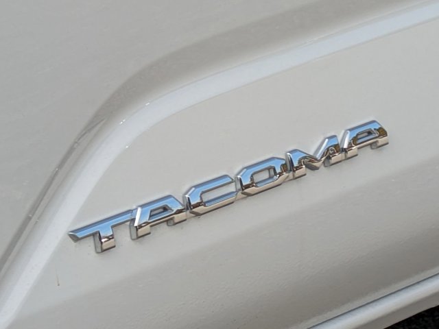 Vehicle image 27 of 30
