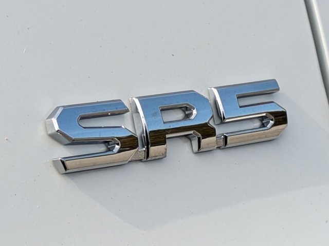 Vehicle image 28 of 30