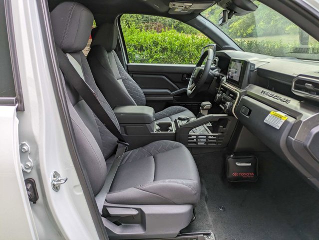 Vehicle image 20 of 23