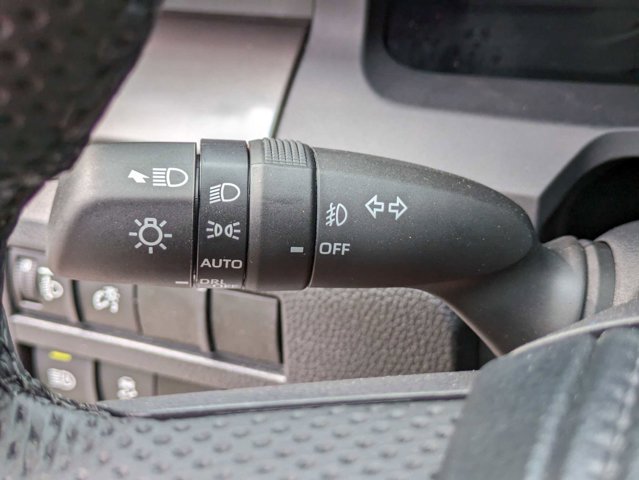 Vehicle image 16 of 23