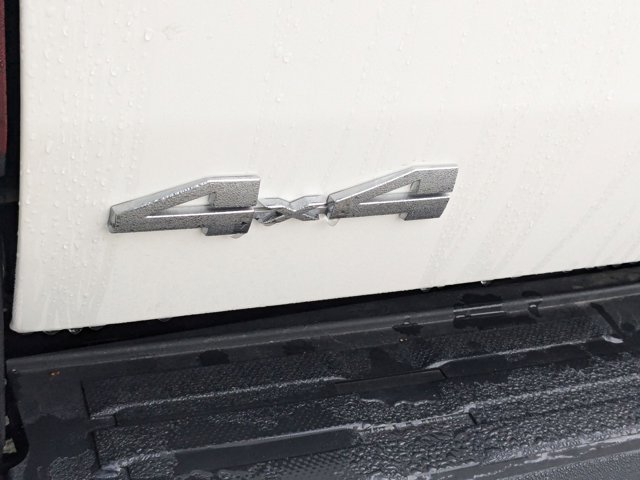 Vehicle image 31 of 33