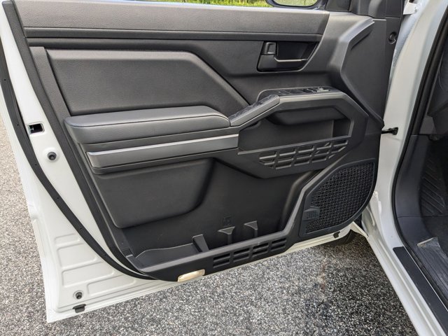 Vehicle image 20 of 33