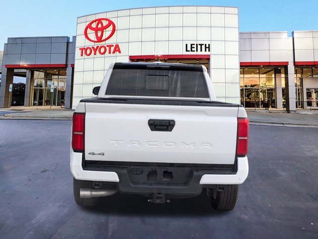 Vehicle image 7 of 33
