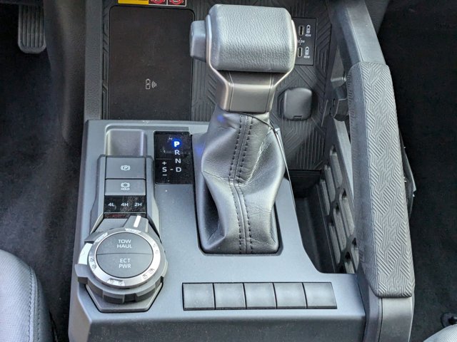 Vehicle image 16 of 33