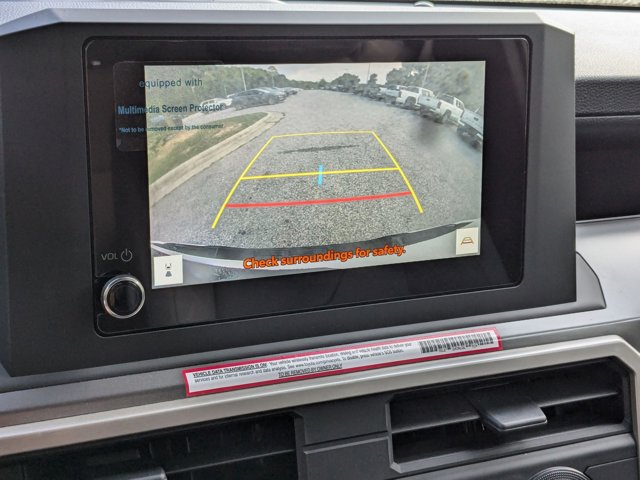 Vehicle image 14 of 33