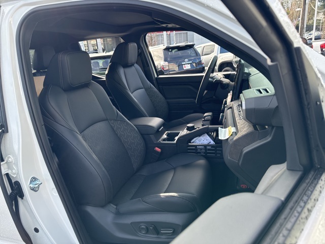 Vehicle image 23 of 24