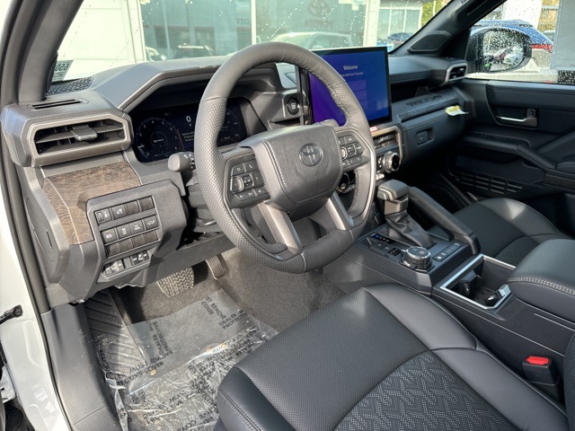 Vehicle image 9 of 24