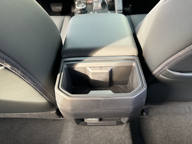 Vehicle image 14 of 24