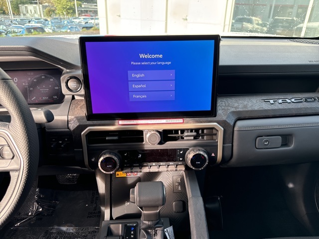 Vehicle image 18 of 24