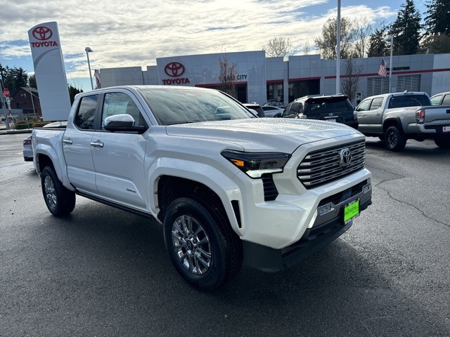 Vehicle image 8 of 24