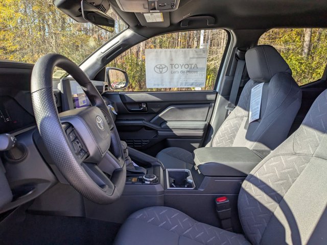 Vehicle image 17 of 31
