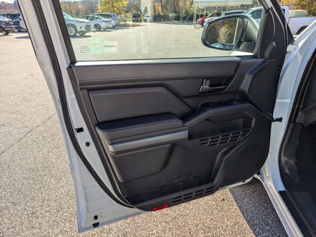 Vehicle image 18 of 31