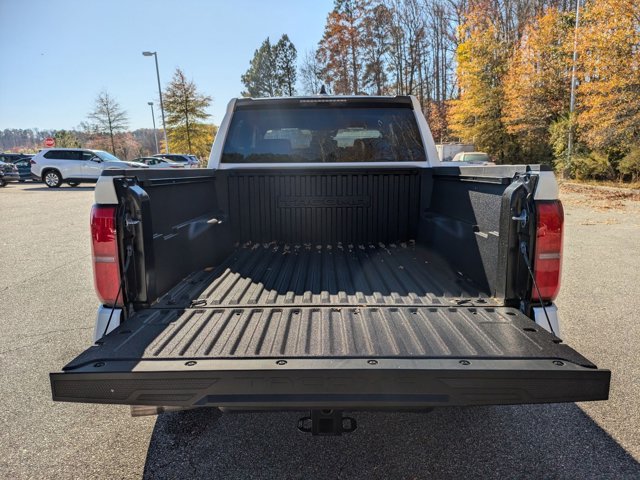 Vehicle image 22 of 31