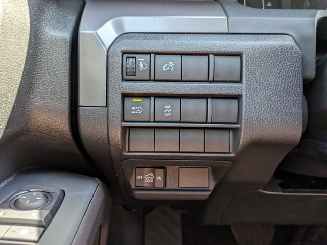 Vehicle image 22 of 51